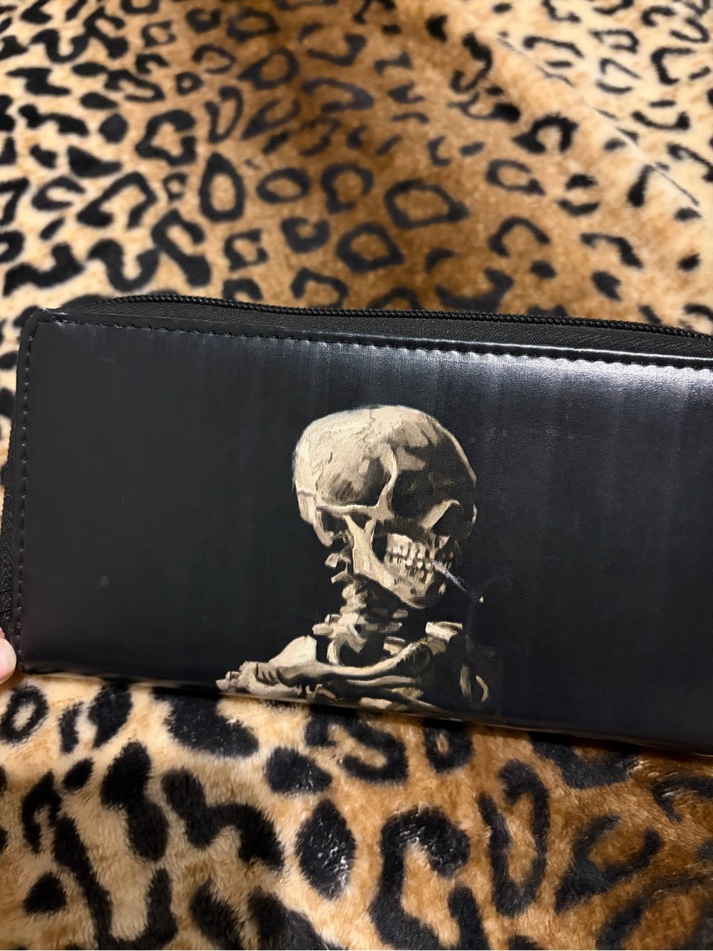 Vincent van Gogh - Skull with Burning Cigarette Wallet - Picture 2 of 6